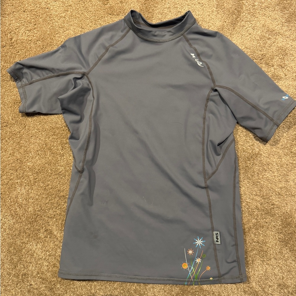 NWOT. NRS Women’s HydroSilk paddle Shirt. Size L